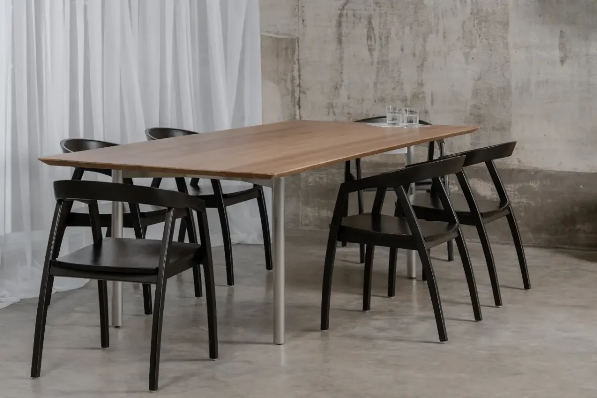Solomon design stoel – teak hout – zwarte eetkamerstoel - Afbeelding 3