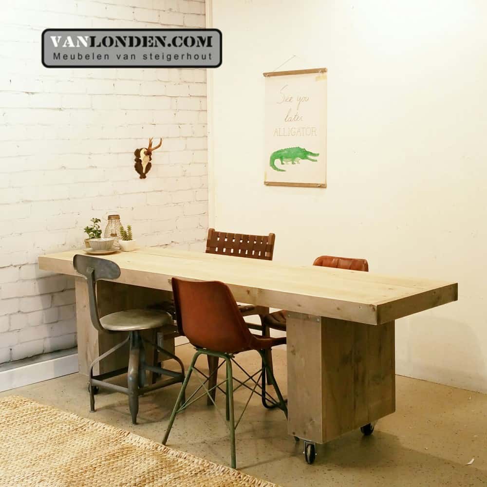 Steigerhouten tafel op wielen Arjan - Afbeelding 2